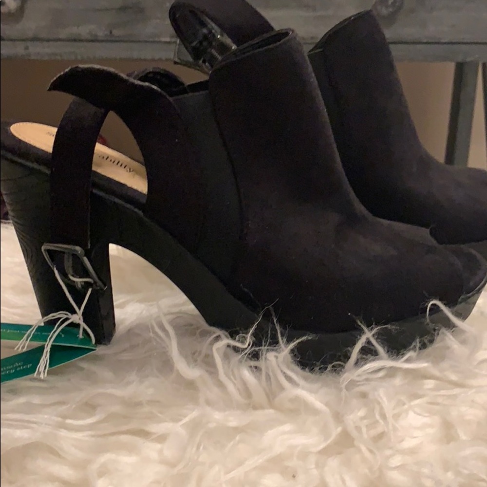 NWOT Black open toe heels